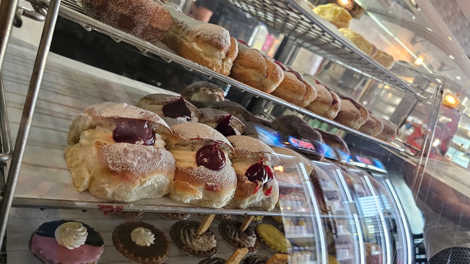 Albion Park Cakes & Pies