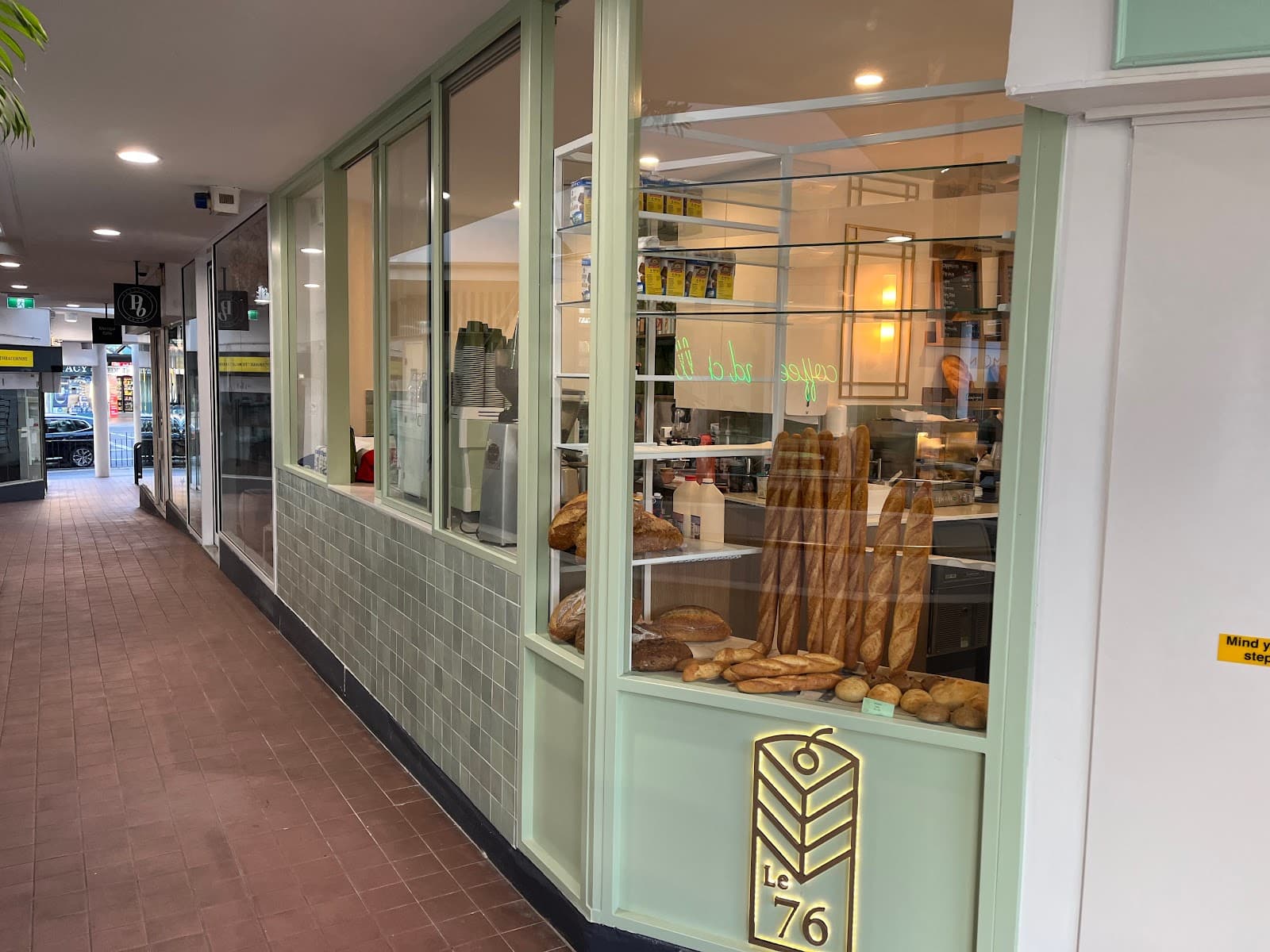 Le 76 patisserie & Bakery