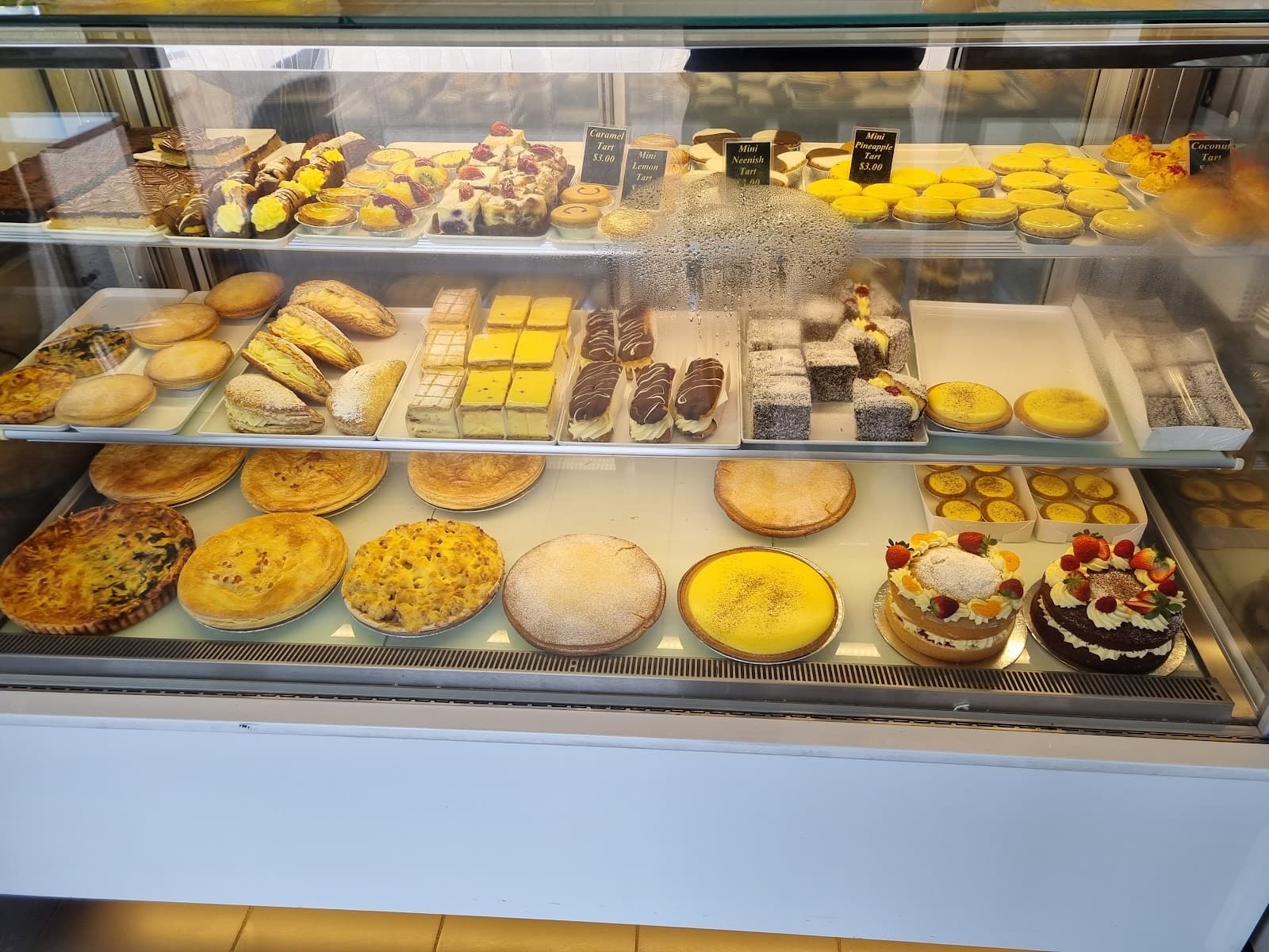 LUDDENHAM PIE SHOP