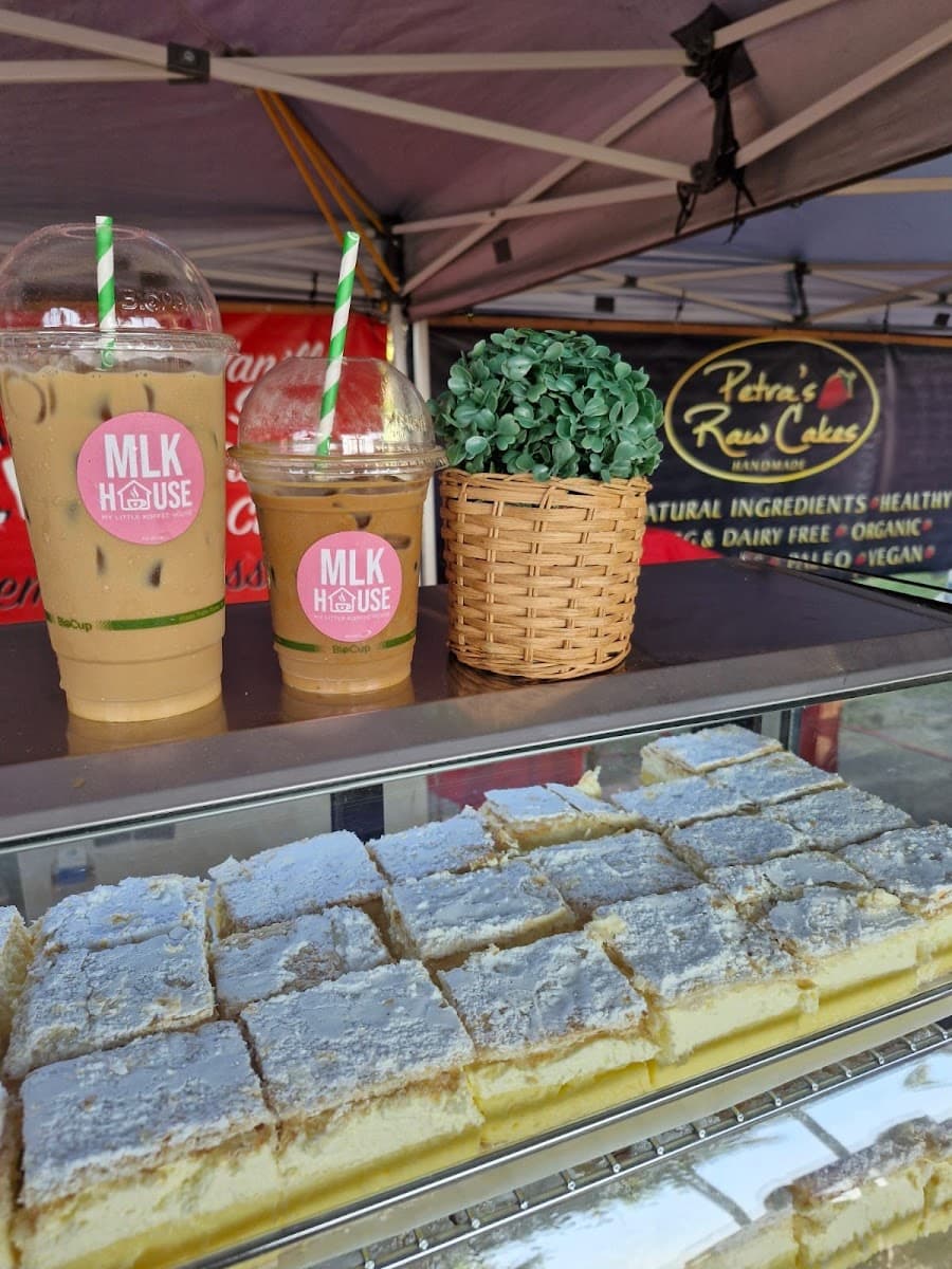 PETRA'S Raw Cakes