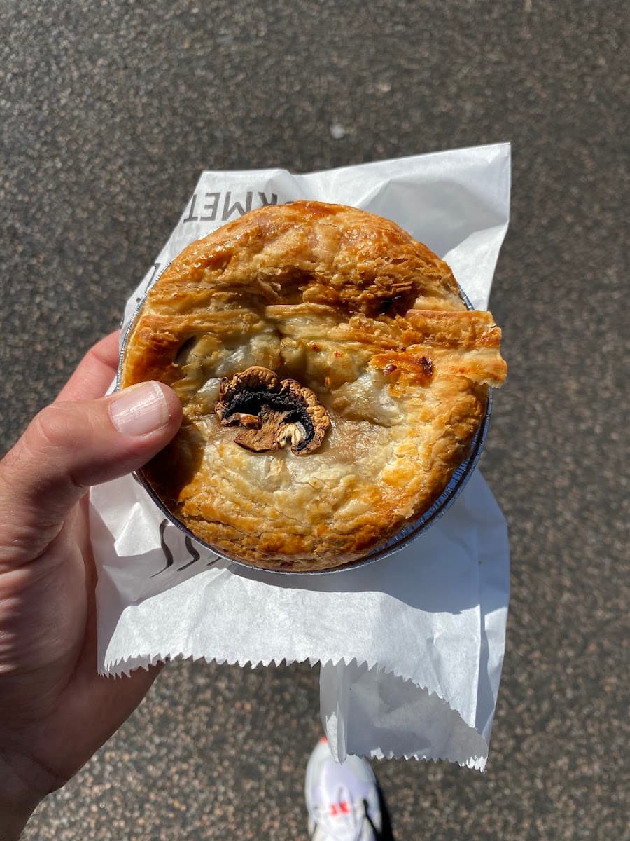 Shhmoakesys Gourmet Pies